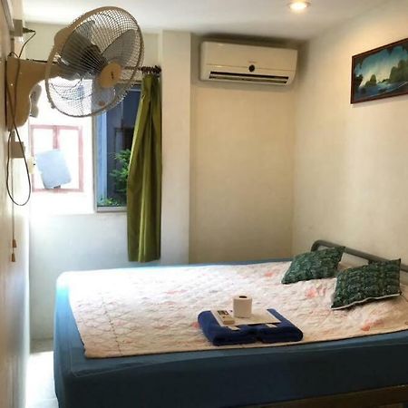 Miggy Guest House (Adults Only) Bangkok Exterior photo
